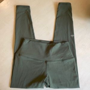 Alo leggings size Small, cropped, mid rise